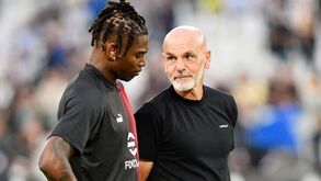 Rafael Leão aumenta lista de lesionados no Milan e Pioli desespera: «Não pode ser só azar»