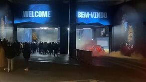 Petardos e potes de fumo antes da AG do FC Porto