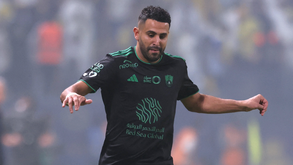 Mahrez fala sobre a saída do Man. City: «Na Arábia Saudita posso proteger a minha família»