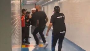 Árbitro revela fúria de diretor do Corinthians que tentou invadir sala do VAR: «Seu ladrão, vagabundo»