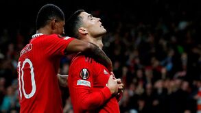 Rashford não deixa ninguém tocar na prenda de Ronaldo: «Mais vale estar ali fechada...»
