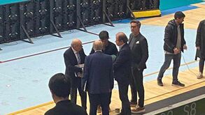 Críticas à inércia de Pinto da Costa e Vítor Baía na Assembleia Geral do FC Porto