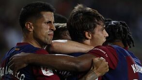 Dupla é para segurar: Barcelona parte o mealheiro por Cancelo e Félix