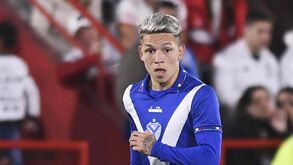 Novo presidente do Vélez admite: «Há um pré-acordo com o Benfica por Prestianni»