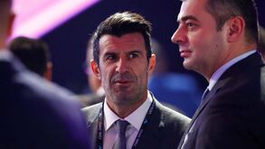 «Caro pseudo-catalão, não fiques nervoso»: Figo volta a comentar política espanhola