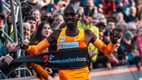 Jacob Kiplimo iguala recorde do mundo dos 15 quilómetros na Holanda