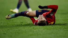 Gavi em lágrimas: jogador do Barcelona sofreu lesão e arrisca paragem de oito meses