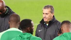 Federação da Nigéria admite querer demitir Peseiro mas... não tem dinheiro