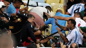 «Houve falhas muito graves»: as cenas de violência no Brasil-Argentina descritas por quem estava no Maracanã