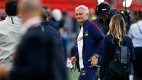Mourinho sobre Ancelotti: «Só um louco deixaria o Real Madrid quando ainda é desejado. Esse louco fui eu»