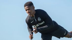 Geny Catamo reintegrado no treino do Sporting