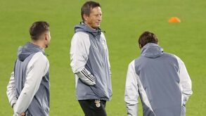 Otamendi e Di María de volta: Roger Schmidt já trabalha na máxima força