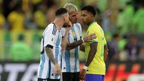 Pai de Rodrygo 'atira-se' a Messi: «O santinho que não arranja confusão com ninguém...»