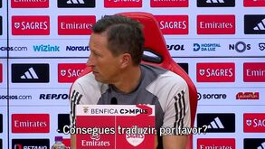 Jornalistas fizeram as perguntas a Schmidt em português na conferência de imprensa