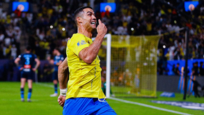 Candidato a Puskás? Cristiano Ronaldo marcou este chapéu a quase 30 metros da baliza