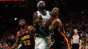 Neemias Queta brilha na vitória dos Celtics frente aos Atlanta Hawks
