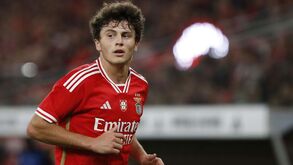 João Neves eleito melhor médio do mês