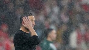 Roger Schmidt: «Árbitro disse-me que me expulsava se dissesse alguma coisa»