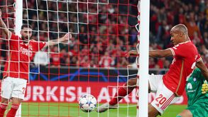 João Mário abre porta de saída do Benfica
