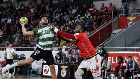 Andebol: Sporting vence Benfica na Luz e mantém pleno de vitórias - CNN  Portugal