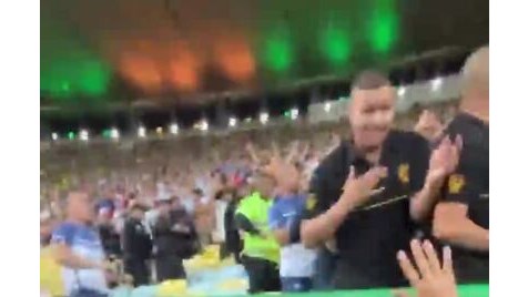 Fight in Brazil-Argentina: Depo Martinez slaps a security guard and tries to get to the bench