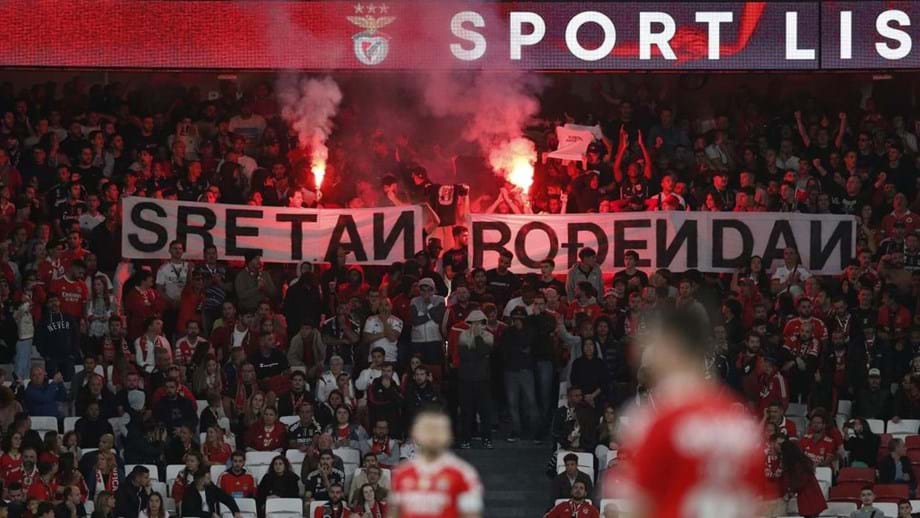 Benfica multado por pirotecnia e por felicitações a uma claque do Hajduk  Split