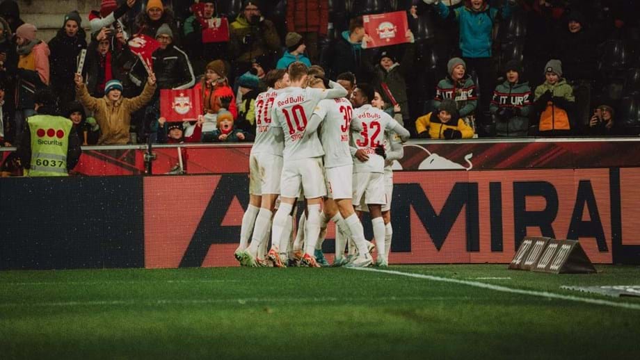 À atenção do Benfica: Salzburgo vence a acabar e mantém-se líder na Liga austríaca