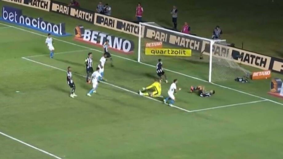 Equipa de Porto Alegre tem agora os mesmos pontos do Fogão e do Palmeiras