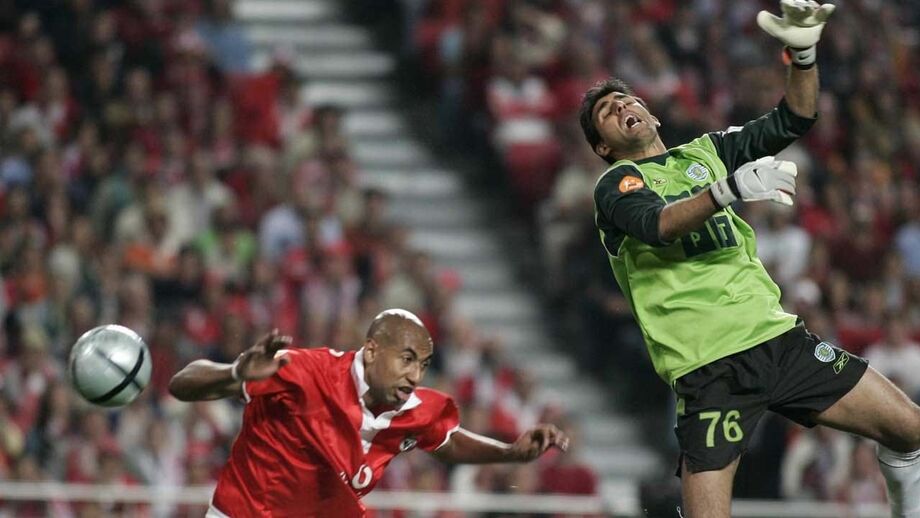 O golo de Luisão em 2004/2005