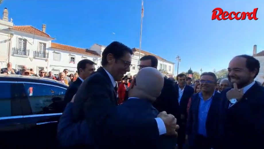 Luís Santos, presidente da Casa do Benfica daquela cidade, recebeu dirigente dos encarnados à chegada à Câmara Municipal