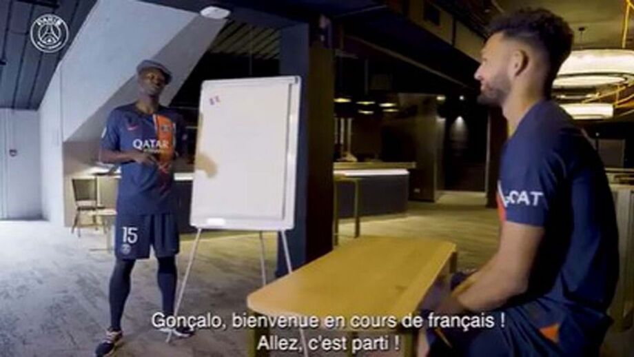 Médio testou conhecimento linguísticos do avançado, que acabou com... nota positiva