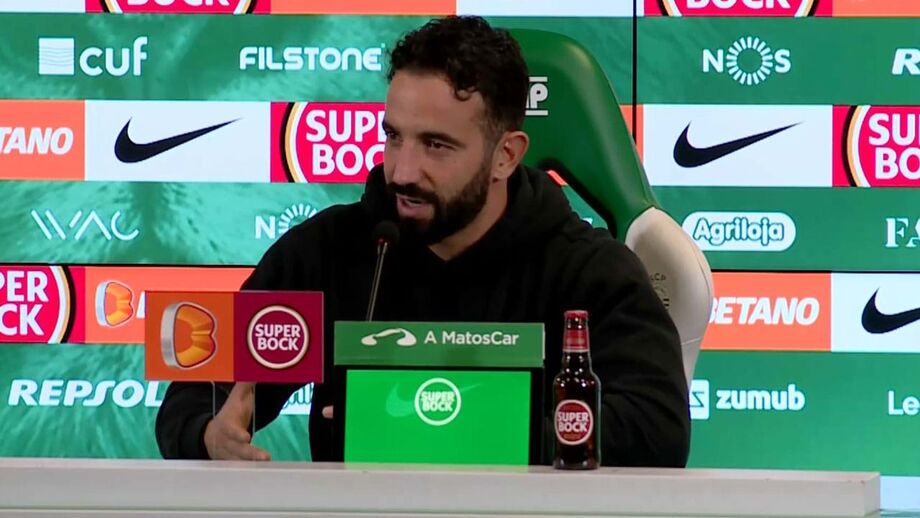 Técnico do Sporting diz que o defesa holandês tem que fazer um trabalho de "reforço muscular" 