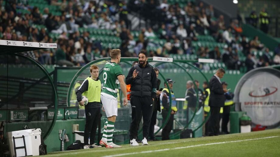 Técnico do Sporting comenta as recentes 'indiretas' de Frederico Varandas aos rivais