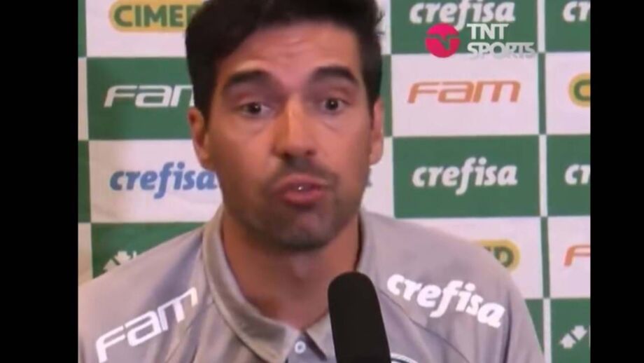 Treinador português do Palmeiras reconhece que não é "perfeito"