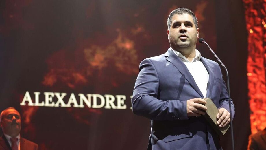 Técnico da equipa de futsal feminino do Benfica recebeu o prémio Melhor Treinador