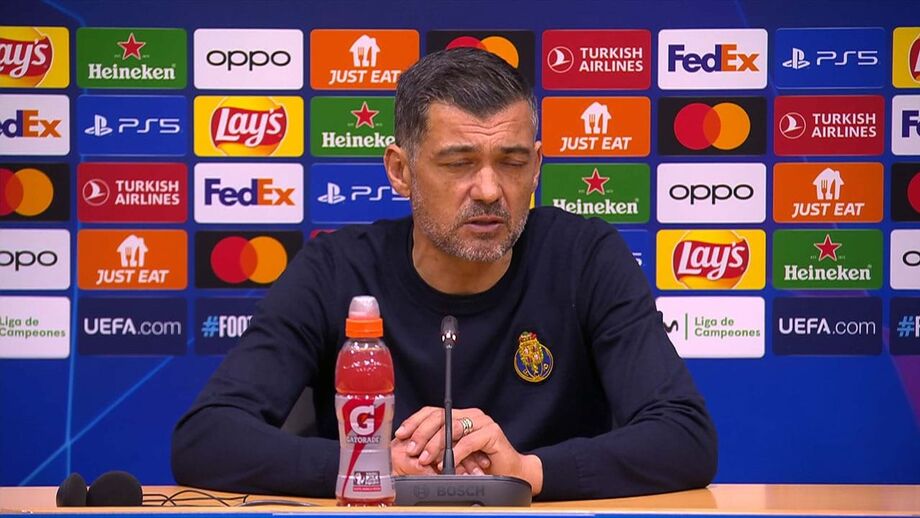 Treinador do FC Porto elogiou compromisso e caráter demonstrado da equipa, apesar da derrota em Barcelona