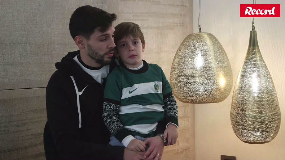 Em entrevista a Record, o futebolista assume que gostava de ver mais famílias nos estádios