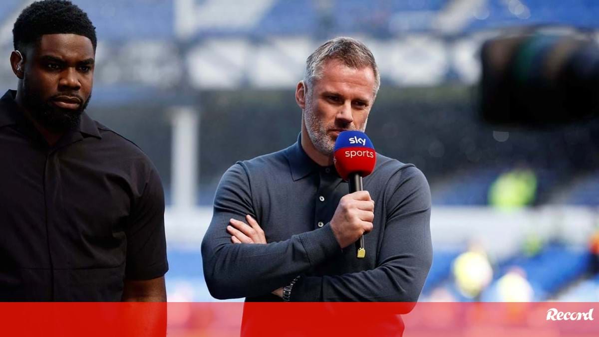 Carragher não deixa Guardiola sem resposta: «Se o Liverpool fosse detido por um Estado...»