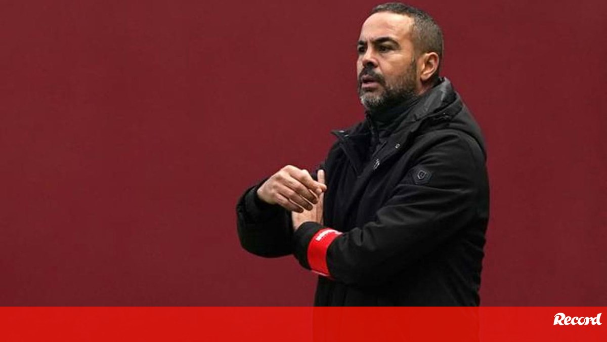 Artur Jorge e o jogo com o Nápoles: «Estamos no meio de um tudo ou nada» -  Sp. Braga - Jornal Record