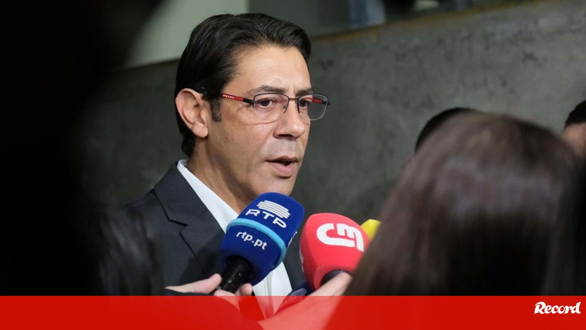 Quem decide as contratações no Benfica? Rui Costa explica e garante: «Responsabilidade é minha»