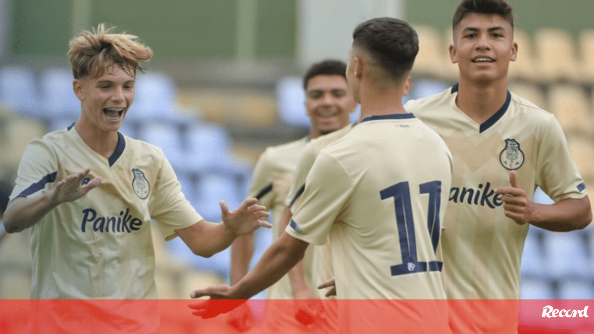 A crónica do Padroense-FC Porto, 0-8: Tempestade azul e branca