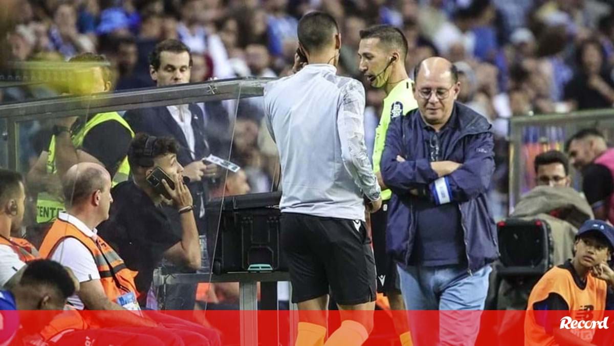 Caso do VAR no FC Porto-Arouca: técnico explica por que não ouviu nem viu sinais de alerta