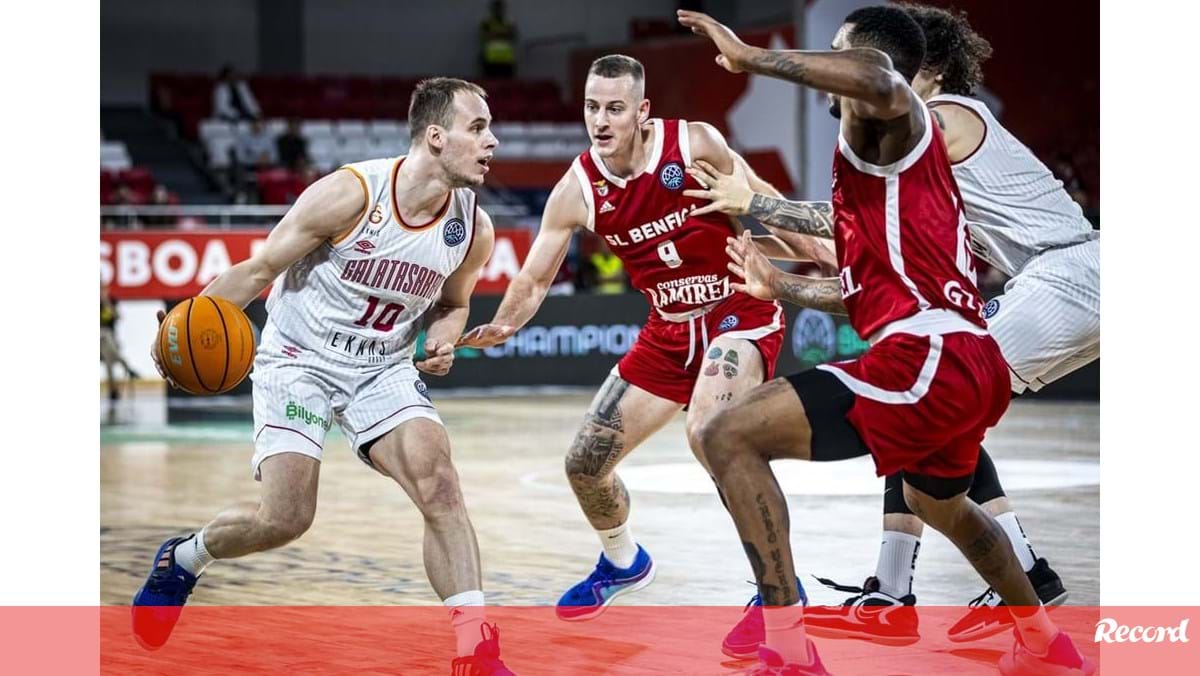 Benfica perde com Galatasaray e diz adeus à Champions de basquetebol