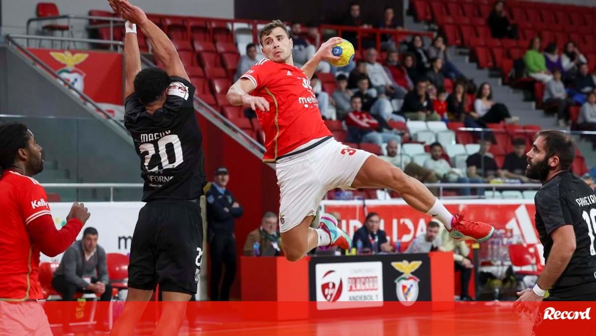 Benfica vence V. Guimarães na Luz