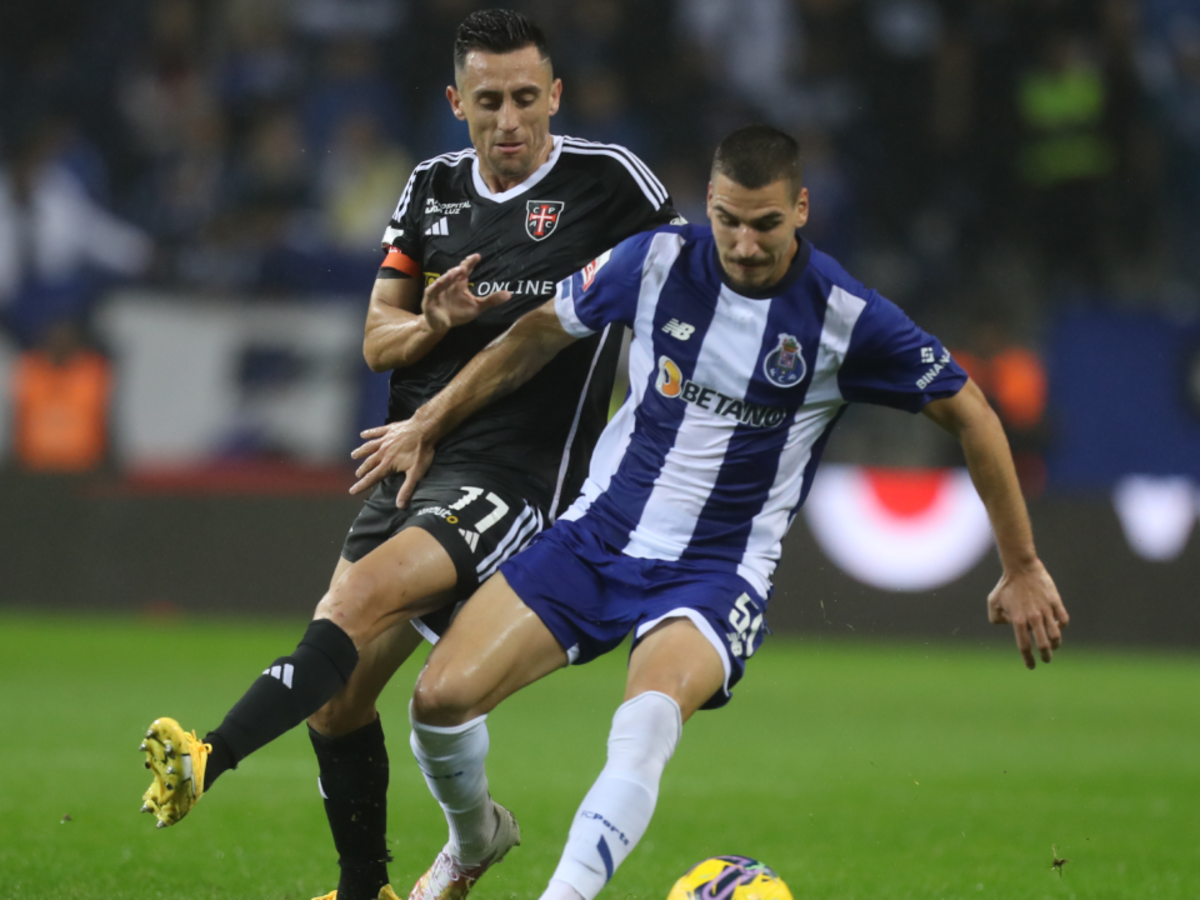 Chaves-FC Porto, 1-3: 'jogo cão' só no fim conheceu o dono - Liga Betclic -  Jornal Record