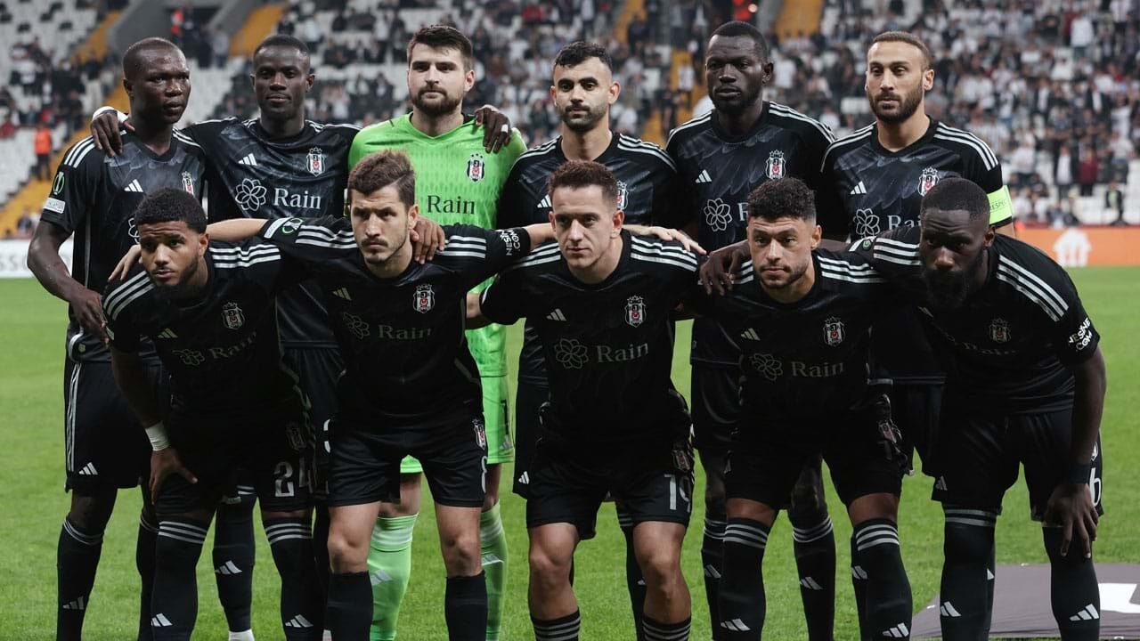 Besiktas afasta cinco jogadores por más exibições e