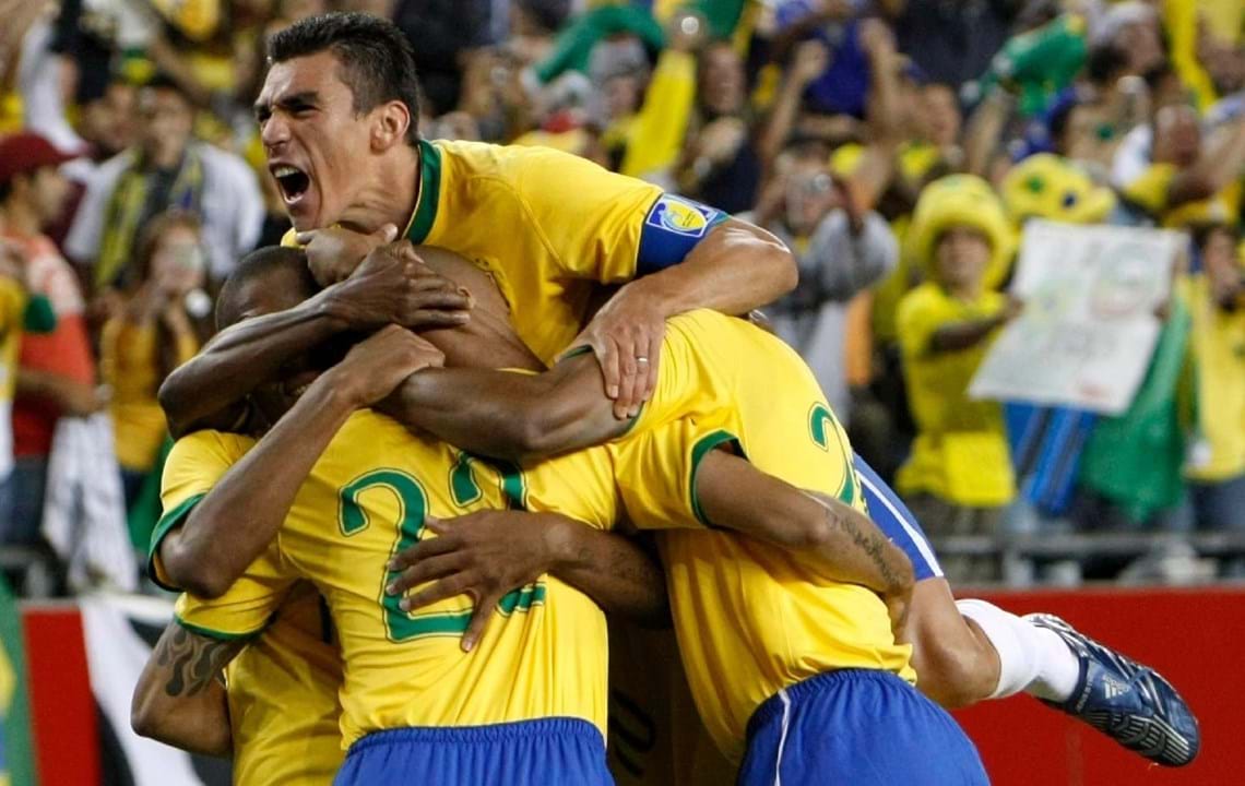 Quem é melhor: Seleção do penta ou Seleção atual? Confira votação