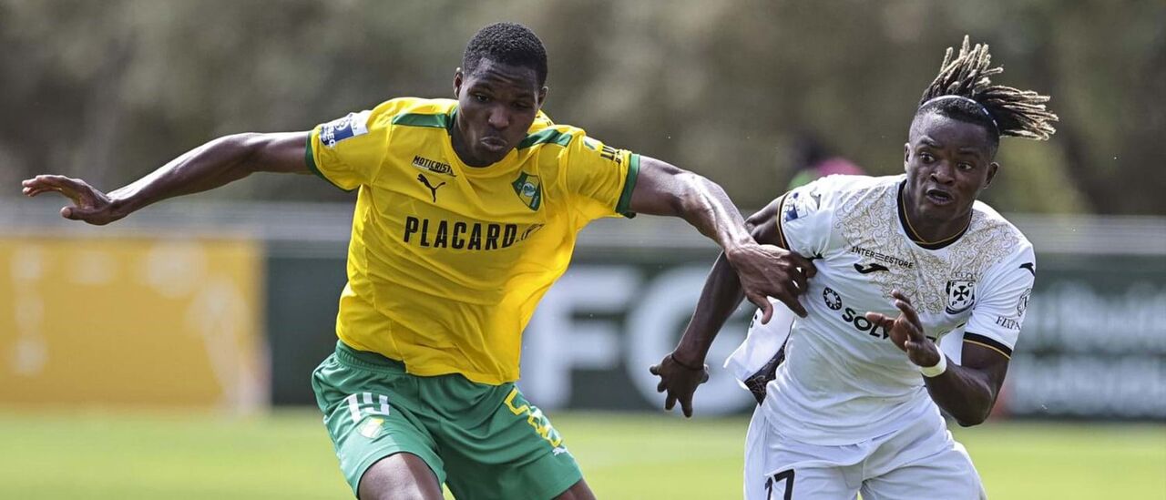 Diao (à esquerda) ao serviço do Mafra