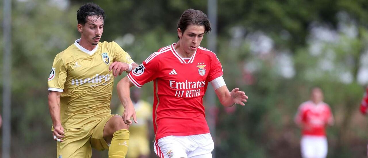 João Fonseca em ação frente ao Farense no Seixal