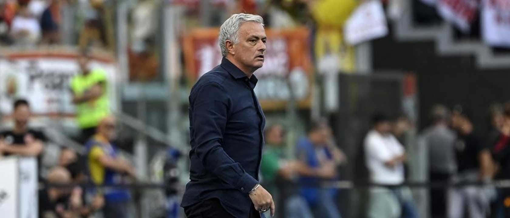 Os 'mind games' de José Mourinho: espicaçar jogadores passa pelo discurso